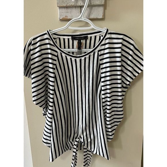 BCBGMaxAzria Tops - Womens BCBGMaxazria Black n white Striped, Tie Front Top with batwing sleeves